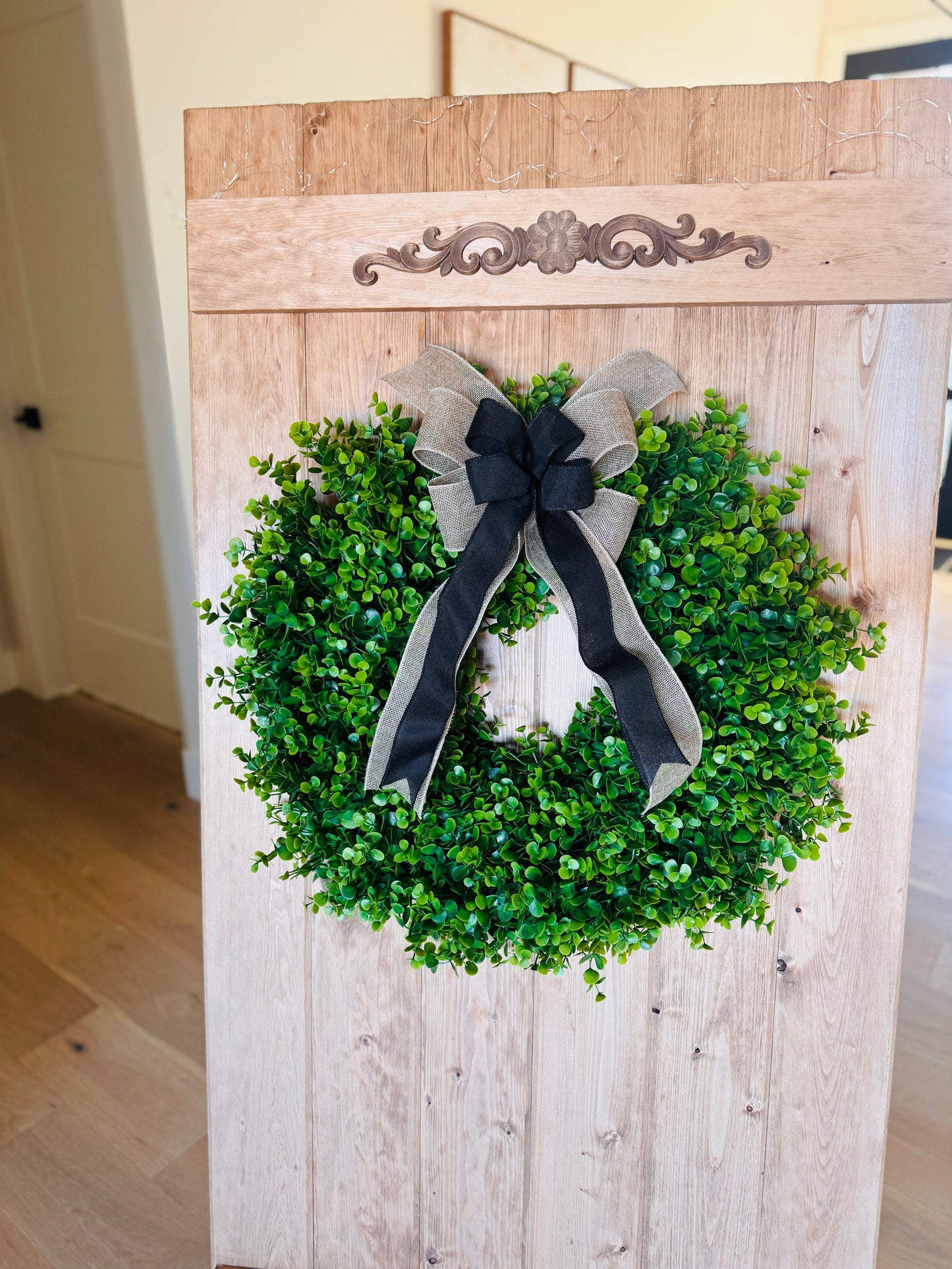 The Antebellum - Boxwood Wreath with Bow