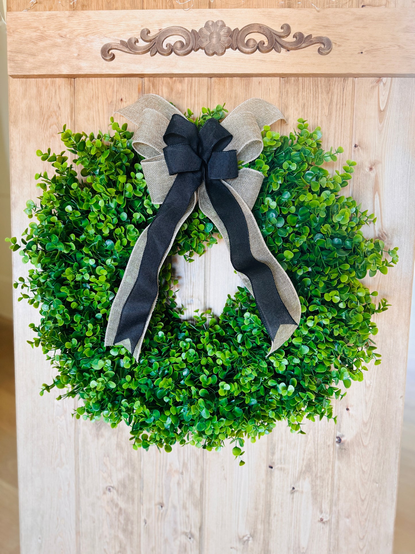 The Antebellum - Boxwood Wreath with Bow