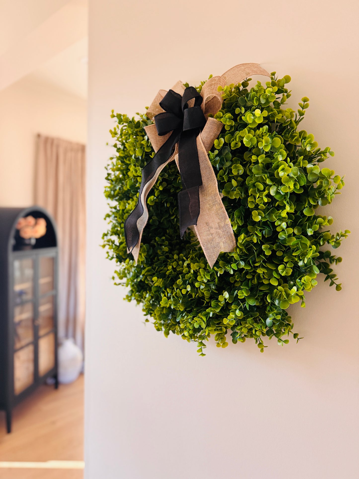 The Antebellum - Boxwood Wreath with Bow